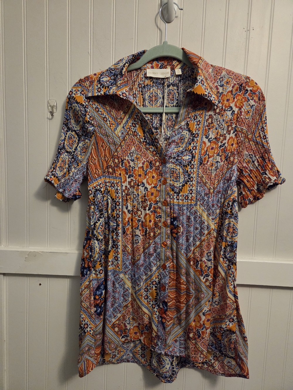 Sunny Leigh Boho Multicolor Floral Print Pleated Button Down Blouse Size Small